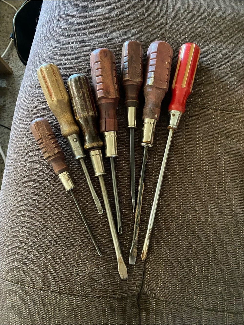 Vintage Wooden Handle Screwdriver Set Of (7)